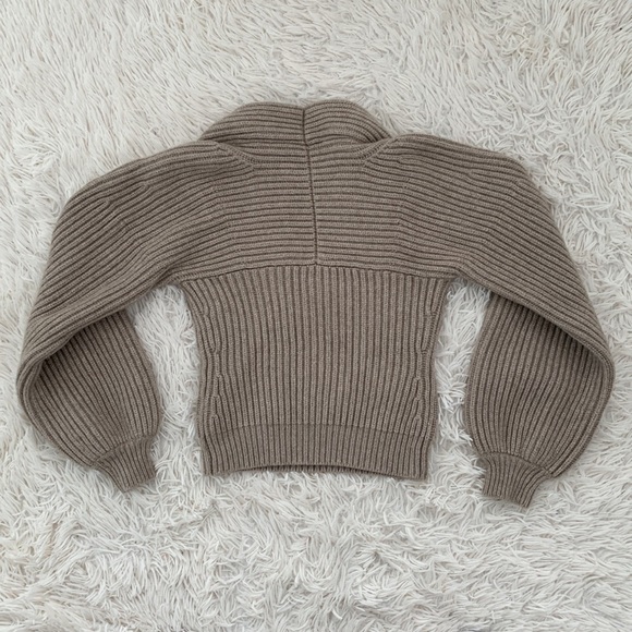 Worn one Alexander Wang ribbed beige wool cashmere blend draped neck sweater - Picture 7 of 7